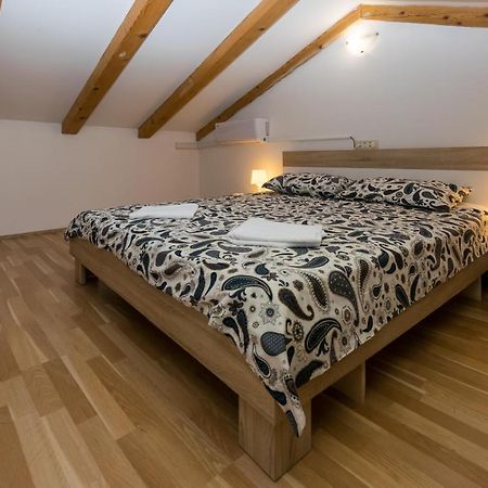 Holiday Home Olga With Pool &Pet Friendly Пула Екстериор снимка