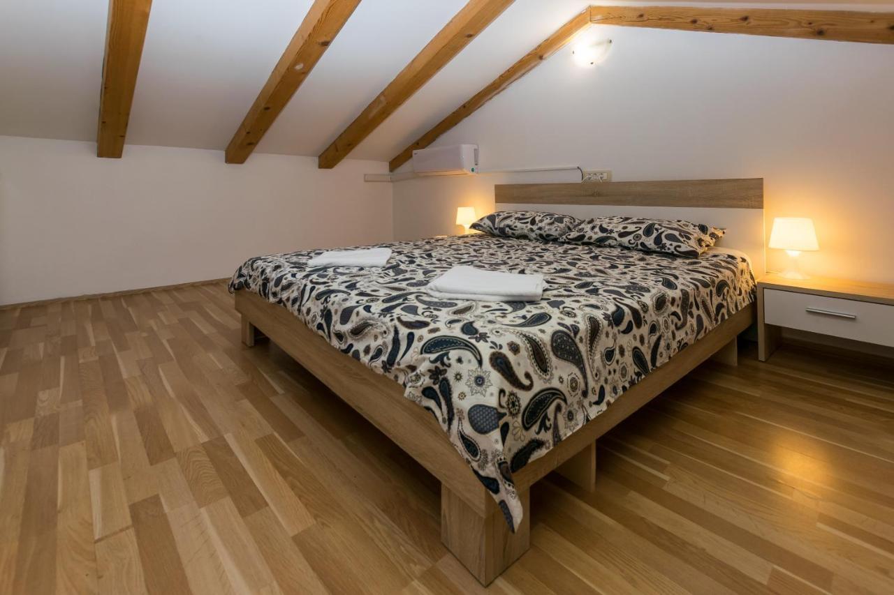 Holiday Home Olga With Pool &Pet Friendly Пула Екстериор снимка