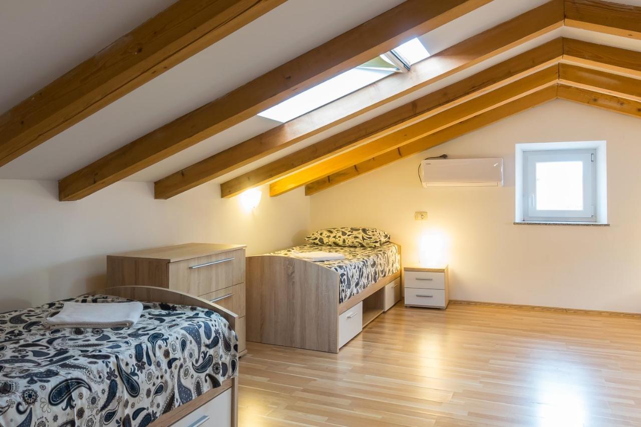 Holiday Home Olga With Pool &Pet Friendly Пула Екстериор снимка